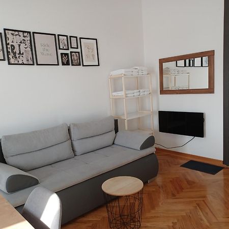 Apartment Hesperia Zagabria Esterno foto
