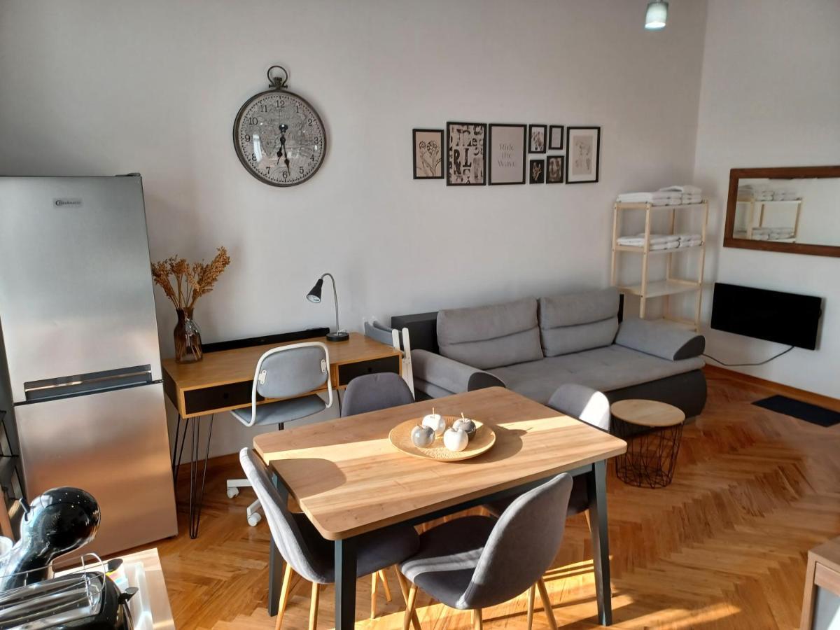 Apartment Hesperia Zagabria Esterno foto