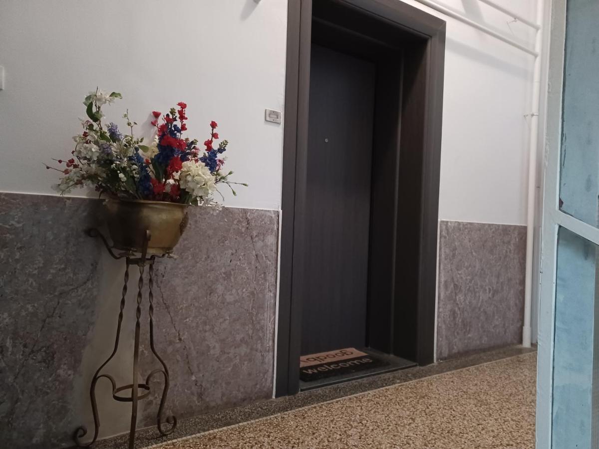 Apartment Hesperia Zagabria Esterno foto