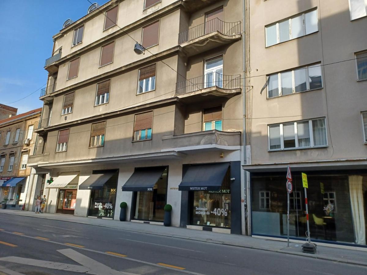 Apartment Hesperia Zagabria Esterno foto