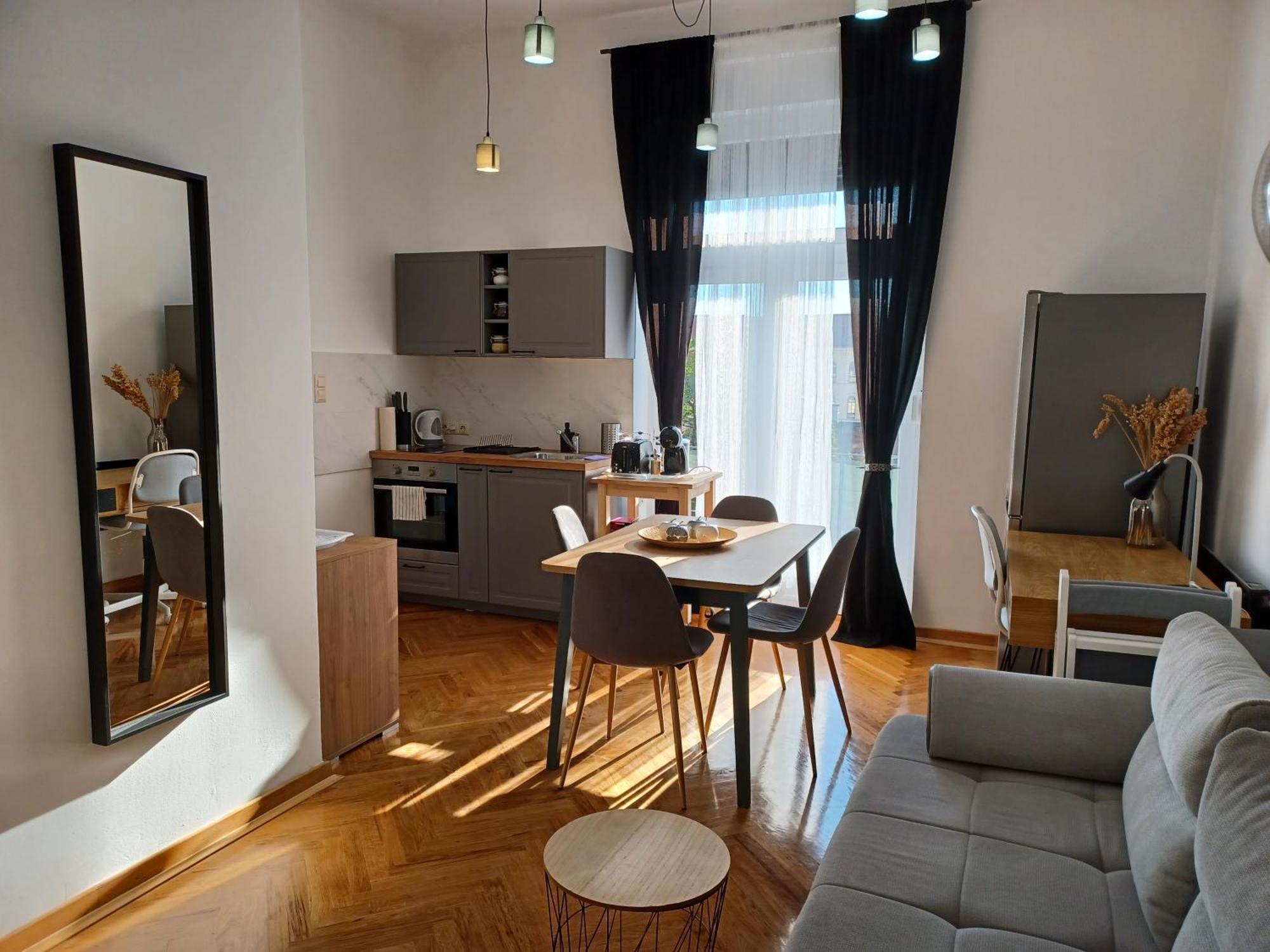 Apartment Hesperia Zagabria Esterno foto